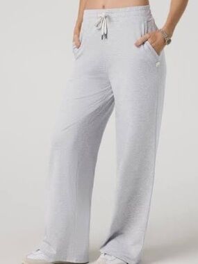 Vuori Halo Essential Wideleg Pant XS
